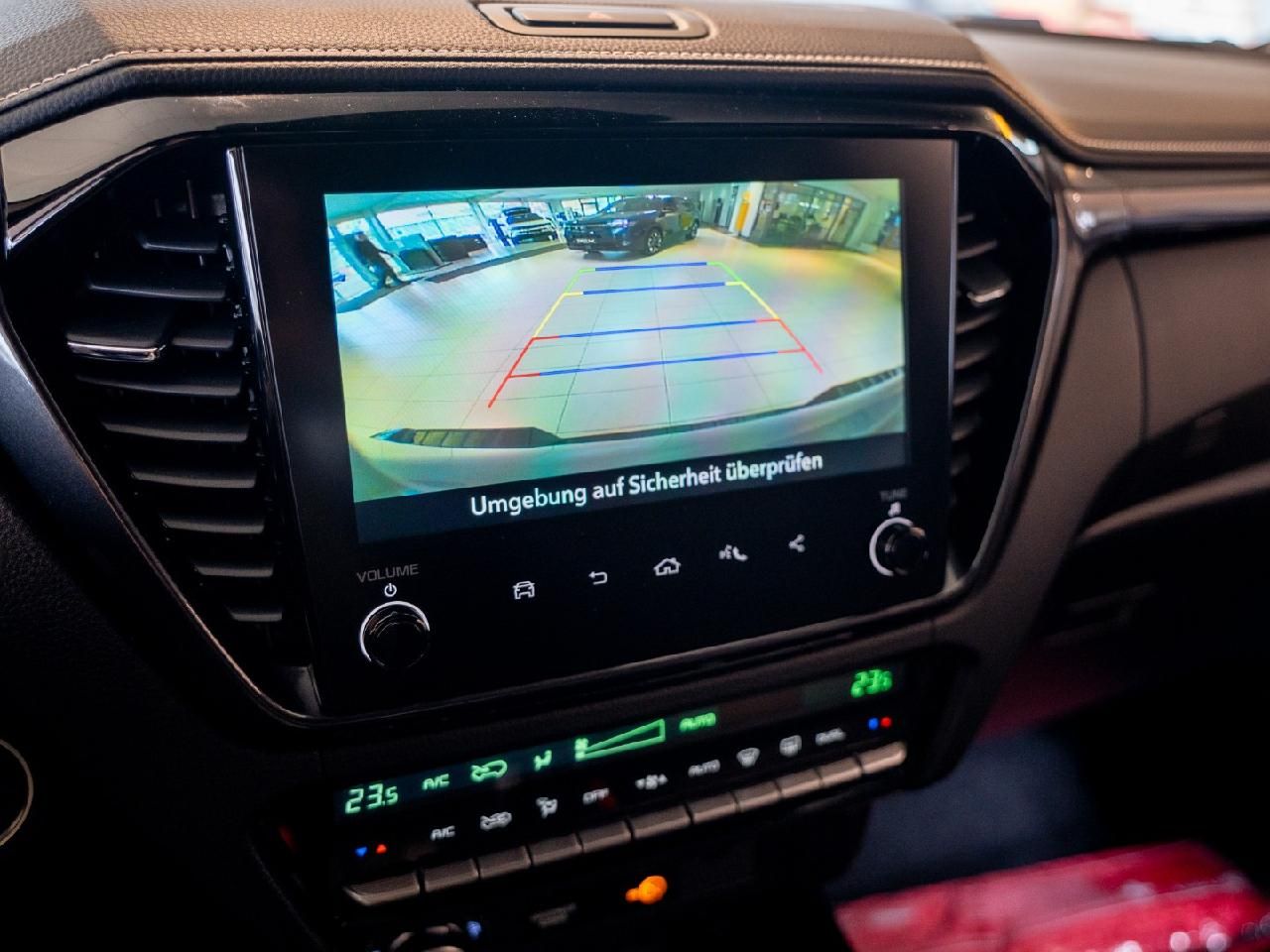 Fahrzeugabbildung Isuzu D-Max Double Cab 4WD V-CROSS