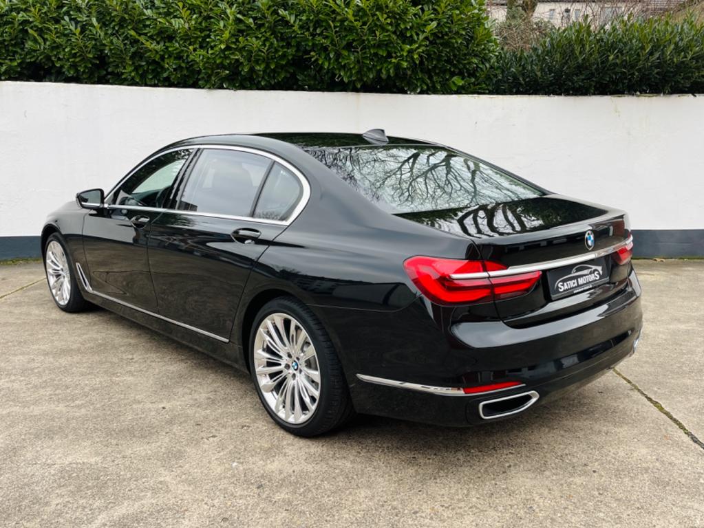 BMW 750