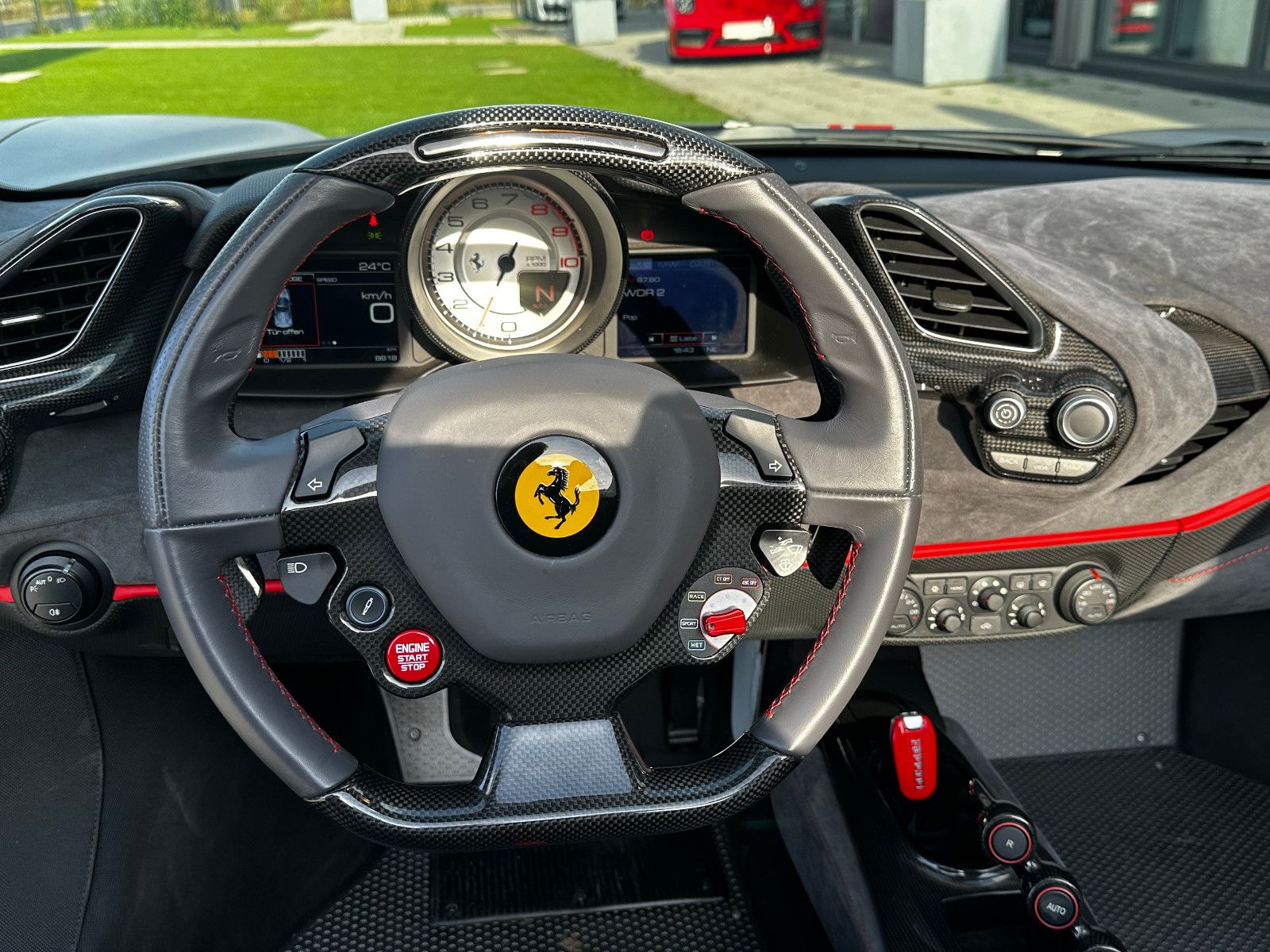 Fahrzeugabbildung Ferrari 488 Pista Spider, Lift, JBL, Kamera, Carbon