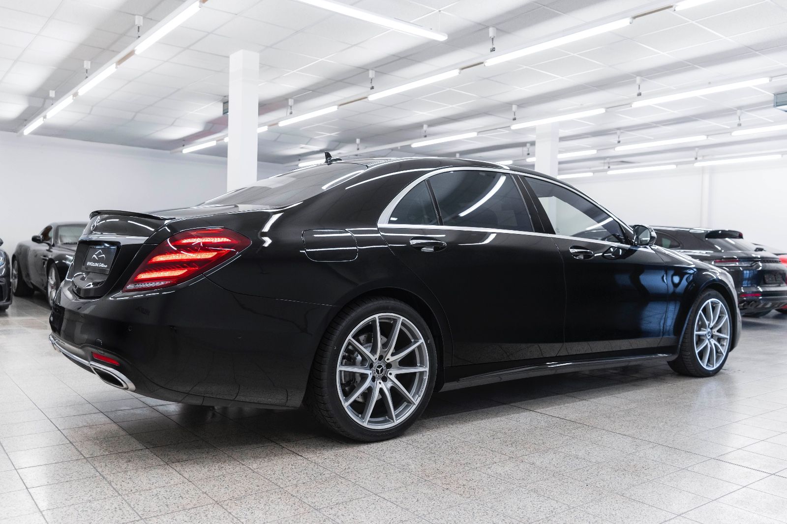 Fahrzeugabbildung Mercedes-Benz S 560 BURMESTER MASSAGE LED HUD 360° LUFT PANO