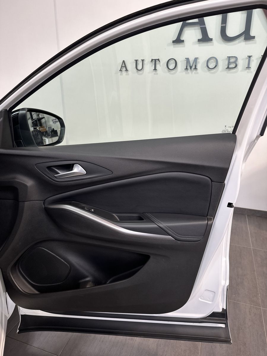 Fahrzeugabbildung Opel Grandland X 1.5 D Elegance AT NAV+MATRIX+ACC+AHK