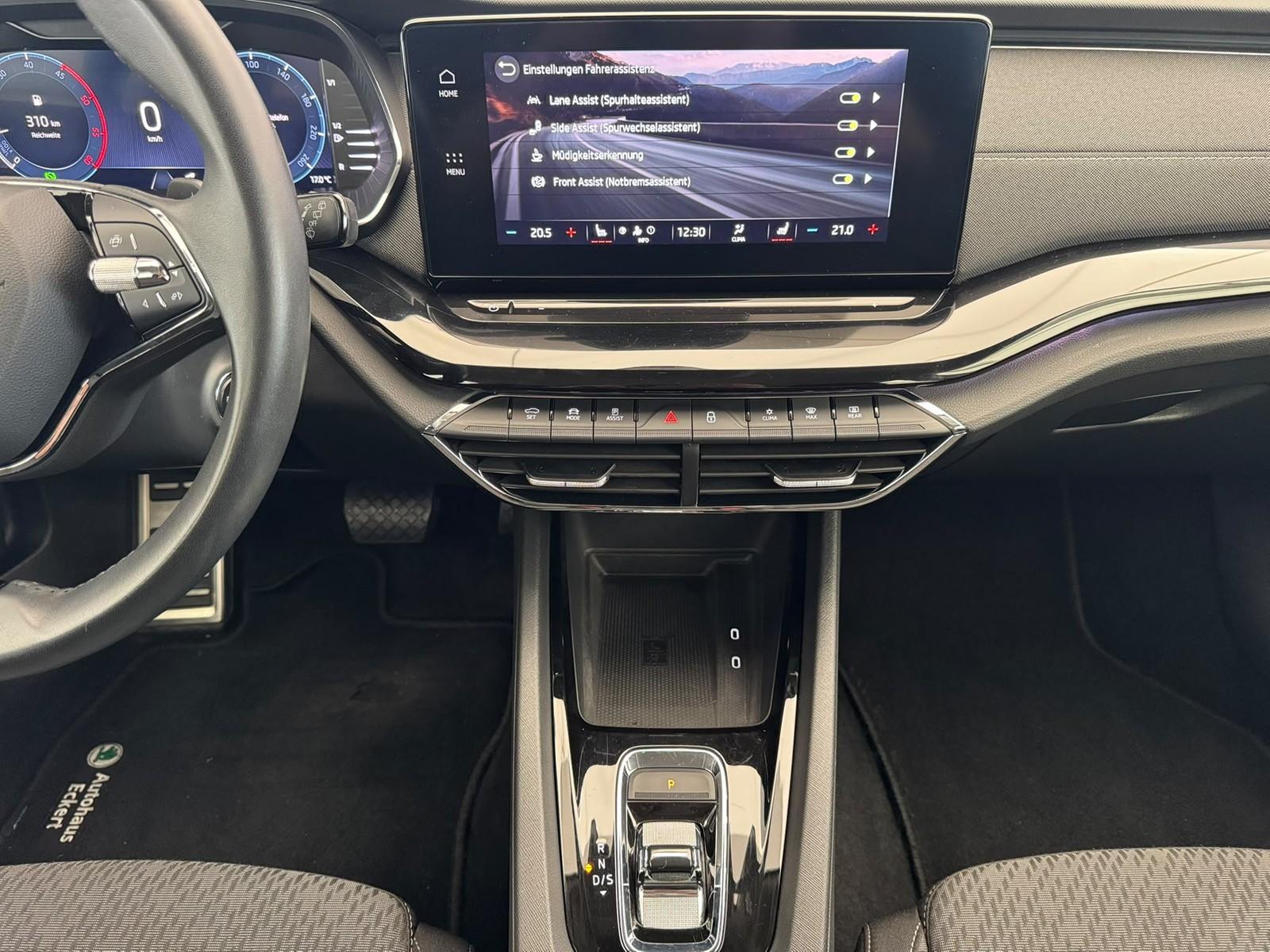 Skoda Octavia Combi 2.0TDI DSG+LED+KEYLESS+APP+PDC+MFL
