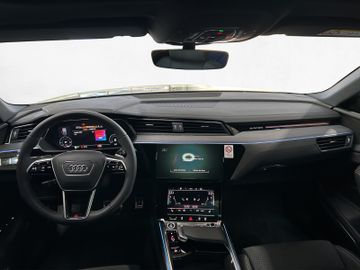 Audi Q8 e-tron - 10
