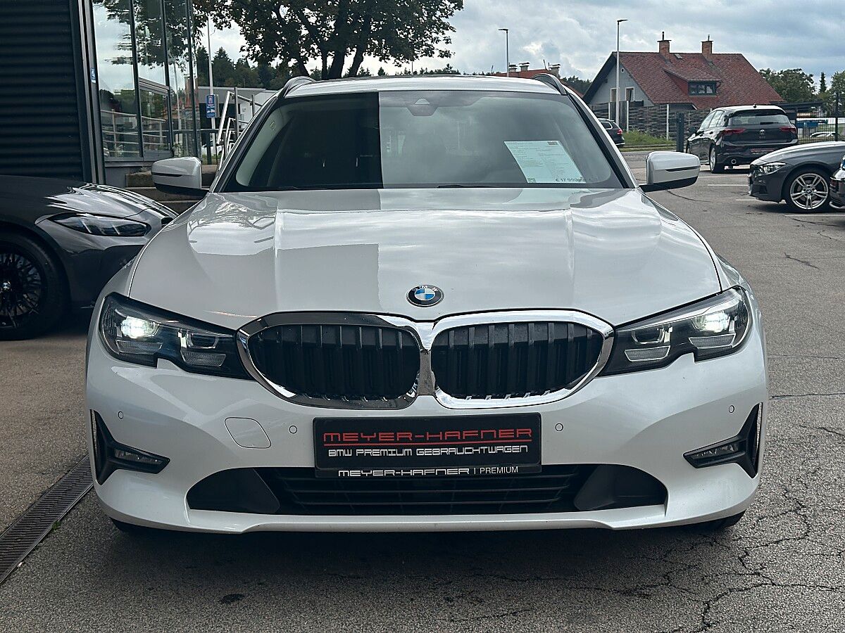 BMW 320d xDrive Touring Aut. Navi XL , Live Cockp... imagem 2