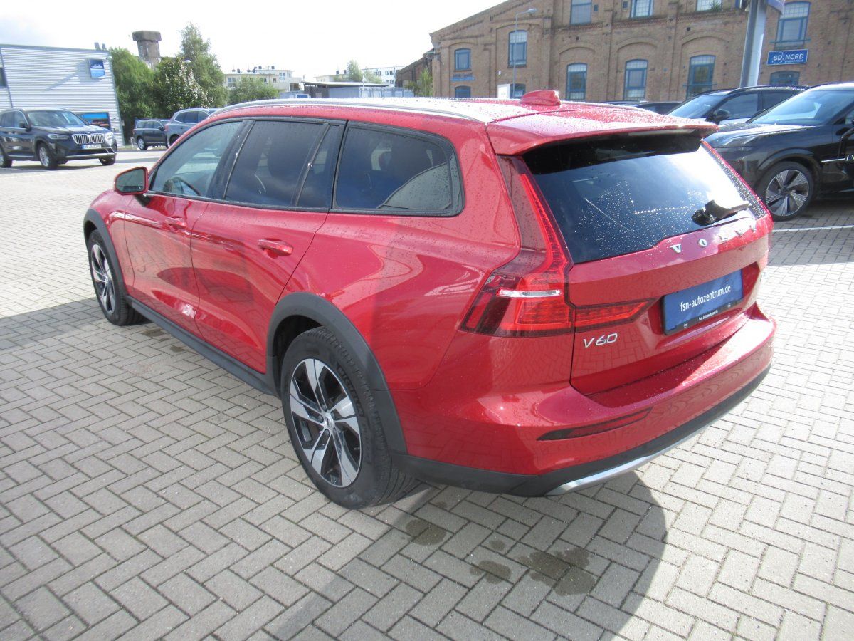 Volvo V60 Cross Country B4 AWD Diesel Ultimate imagem 3