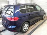 Volkswagen Touran DSG BMT ACC/Keyless/Kamera/Massage - Volkswagen Touran: Geländewagen