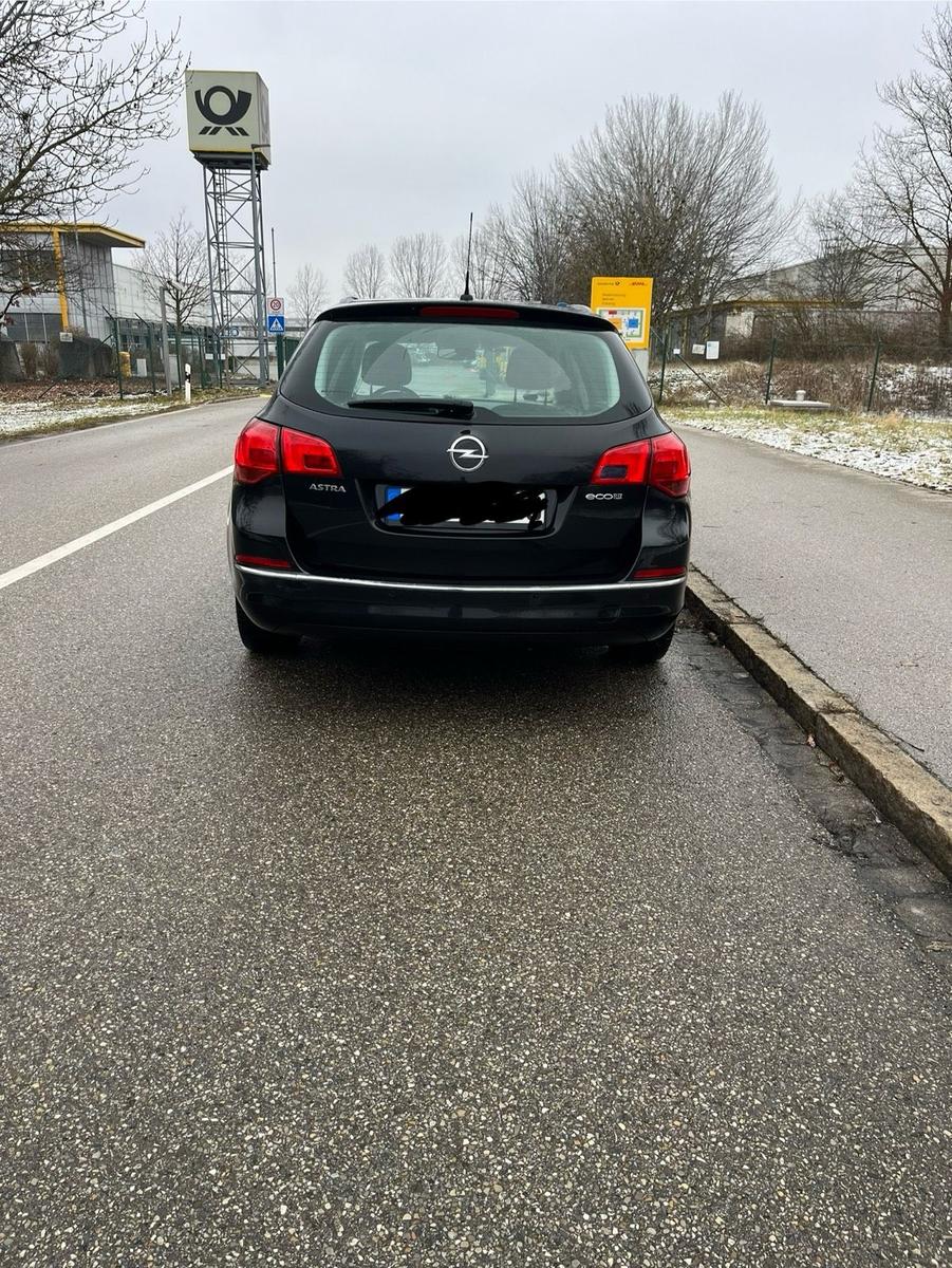 Opel Astra 2013 — photo 5