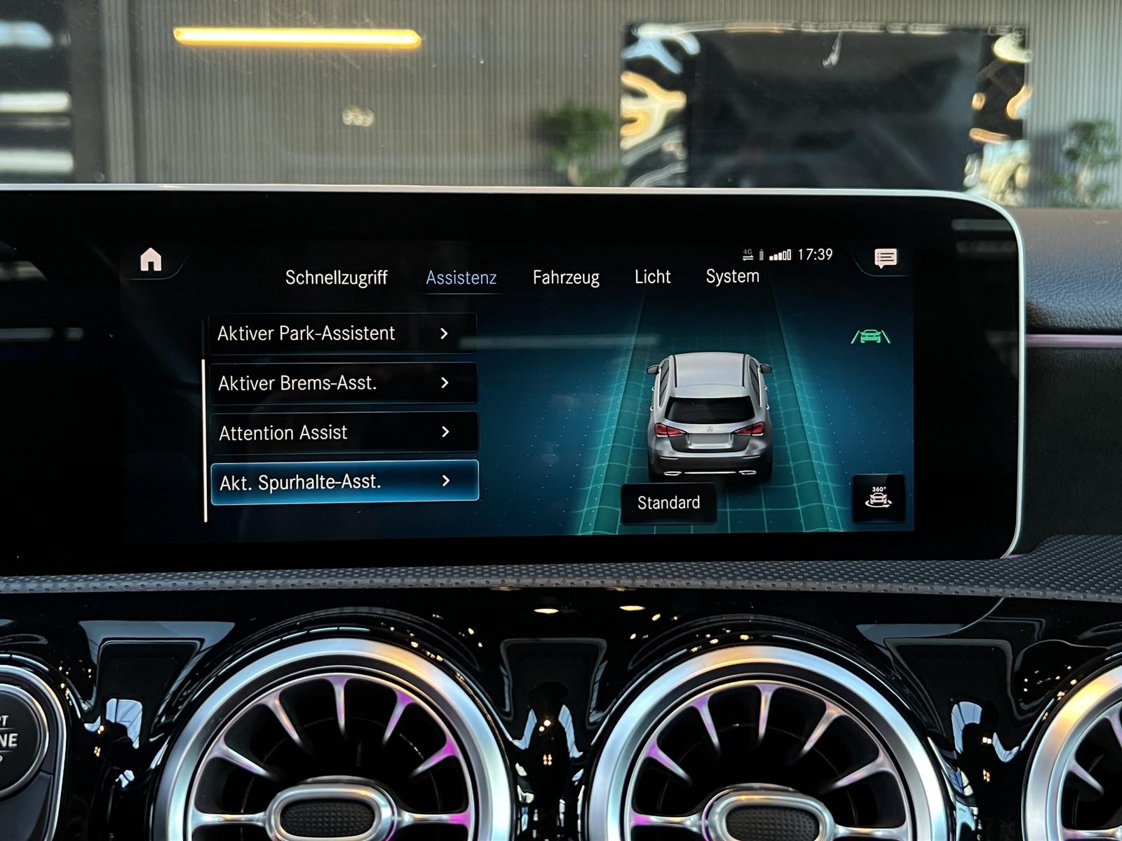 Mercedes-Benz A 250 AMG Line LED / ATTENTION ASSIST / SPURHALT