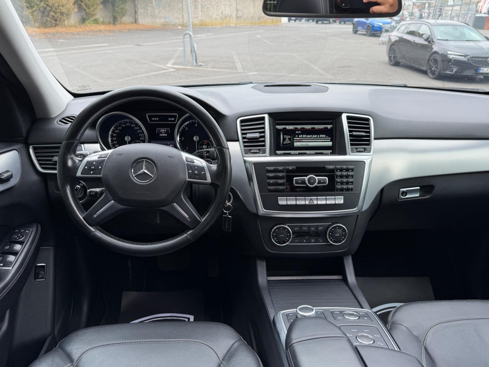 Mercedes-Benz ML 350 CDI BlueTec 4Matic*Panorama*20Zoll*Top*