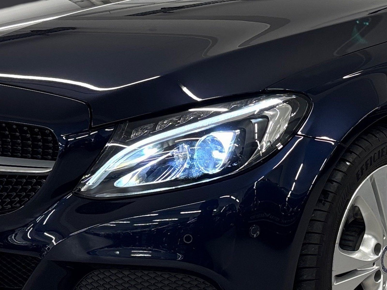 Fahrzeugabbildung Mercedes-Benz C 180 Cabriolet*Kamera*Navi*Totw*Aircap*Airscarf