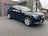 Mercedes-Benz GLC 220 d 4MATIC Autom. -Distr+, AHK, Park, Kam - gebrauchte Mercedes-Benz GLC 220 aus dem Jahr 2016