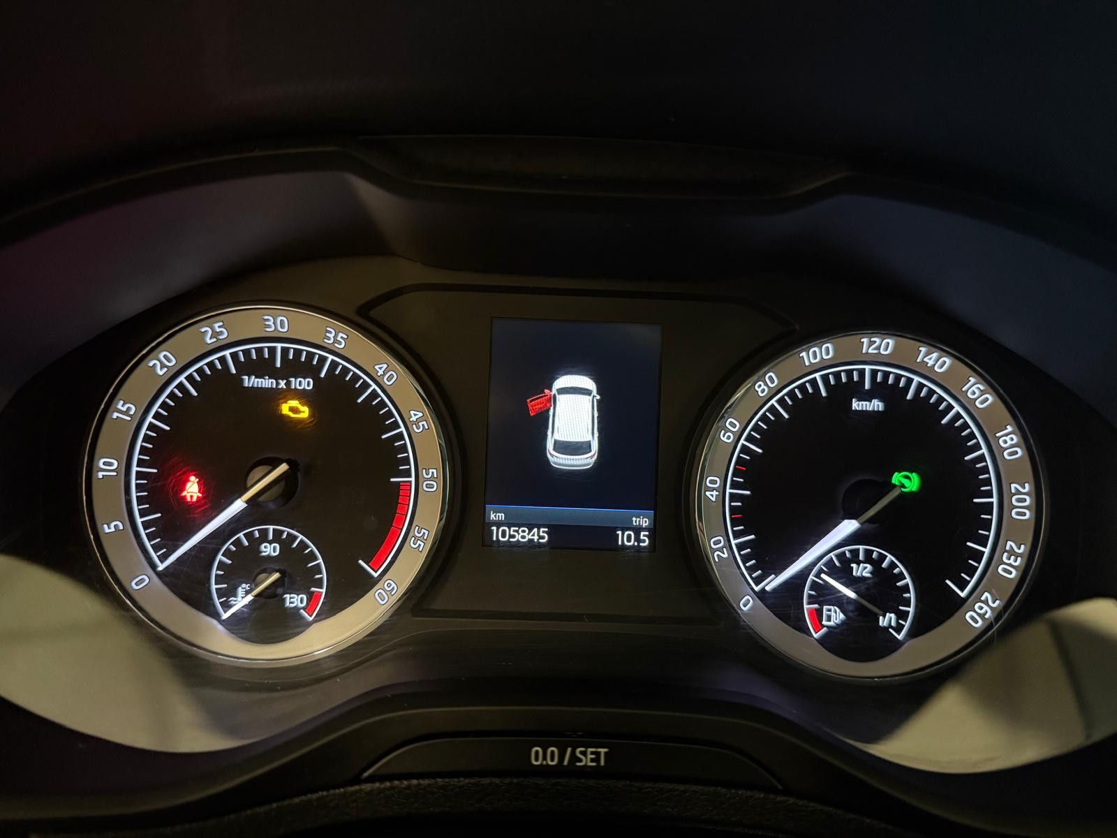 Fahrzeugabbildung SKODA Karoq Style 4x4 / AHK/ALLRAD/LED/KAMERA/LEDER