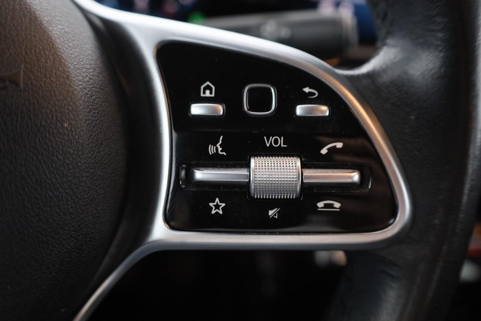 Mercedes-Benz A250 Progressive LED Navi Sitzheizung Kamera AHK