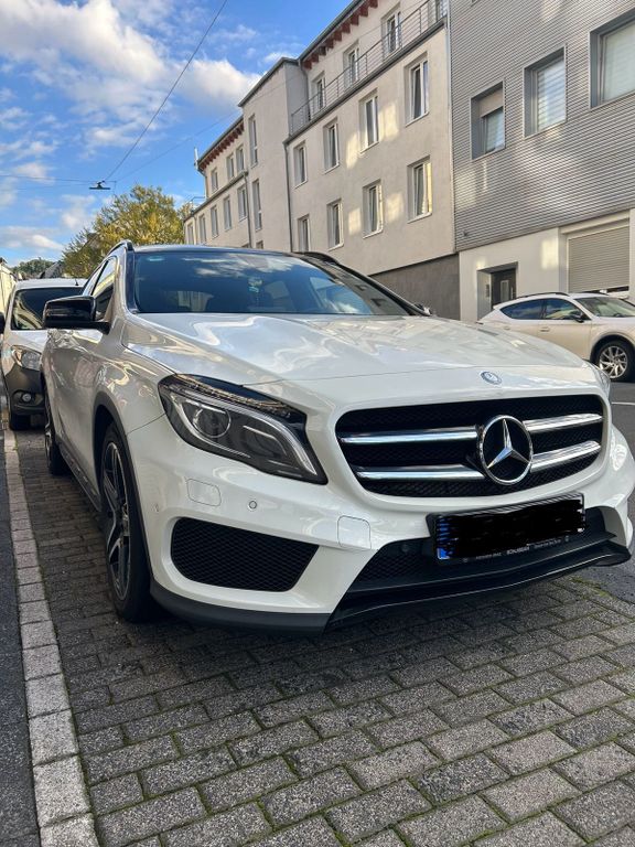 Image of Mercedes-Benz GLA 220