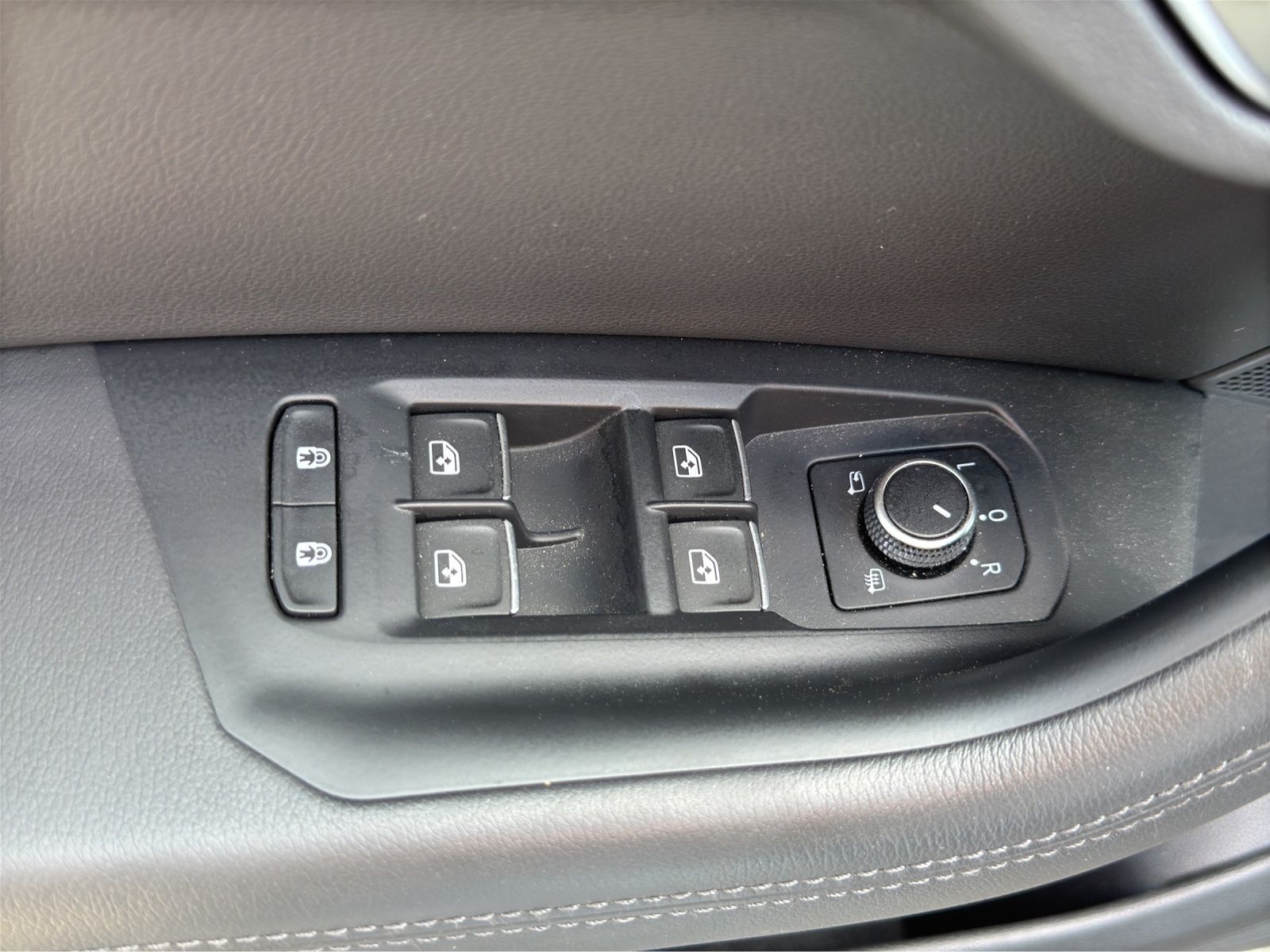 Fahrzeugabbildung Volkswagen Touareg Elegance TDI 4M MATRIX Luft AHK Standhzg