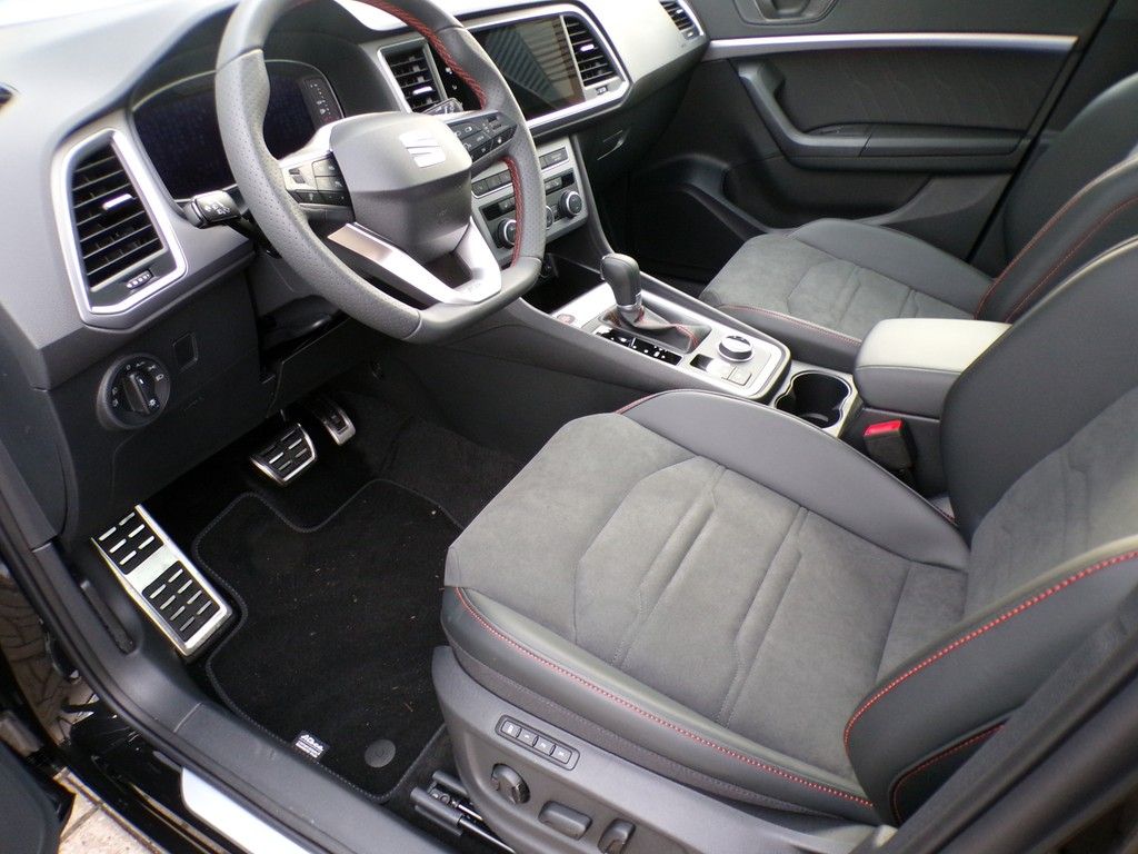 Fahrzeugabbildung SEAT Ateca 1.5 TSI FR Black Edition