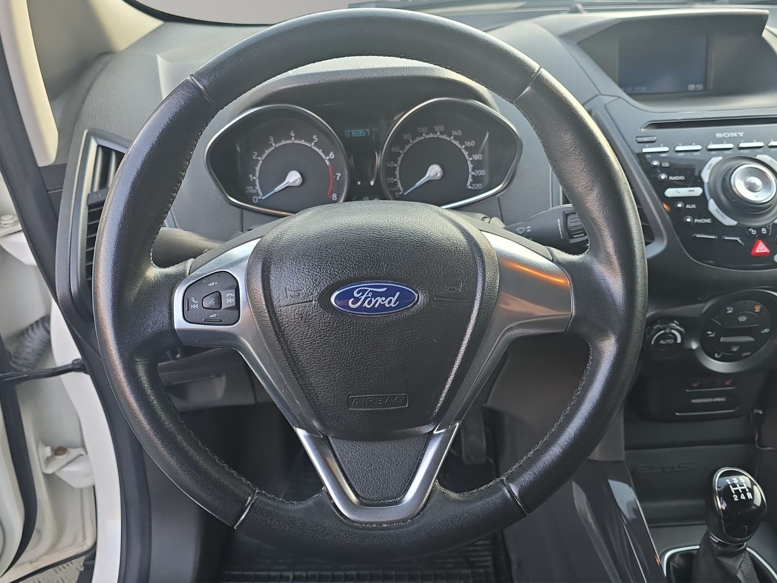 Fahrzeugabbildung Ford EcoSport Trend/KLIMA/RÜCKFAHRKAMERA