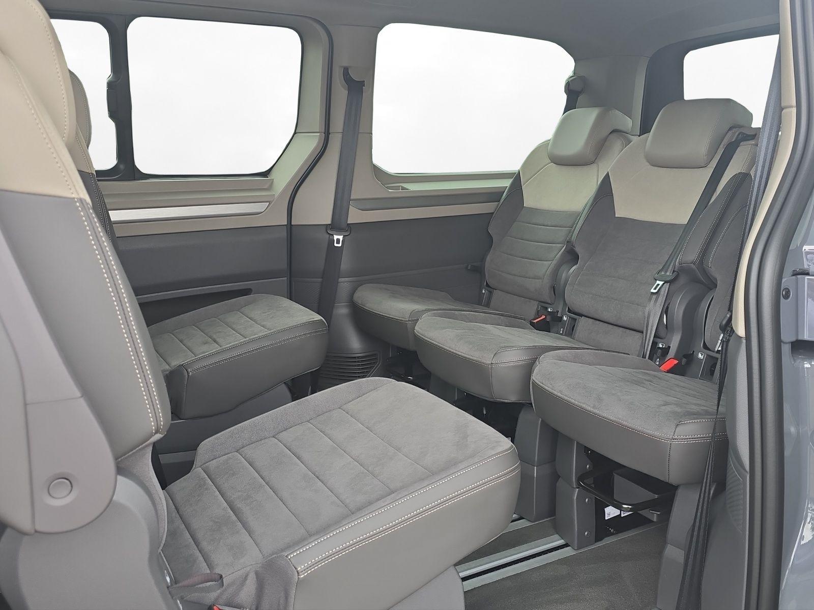 Volkswagen T7 Multivan Edition Lang AHK Pano Navi Vis-a-Vis