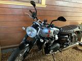 Triumph Street Twin - TRIUMPH STREET TWIN