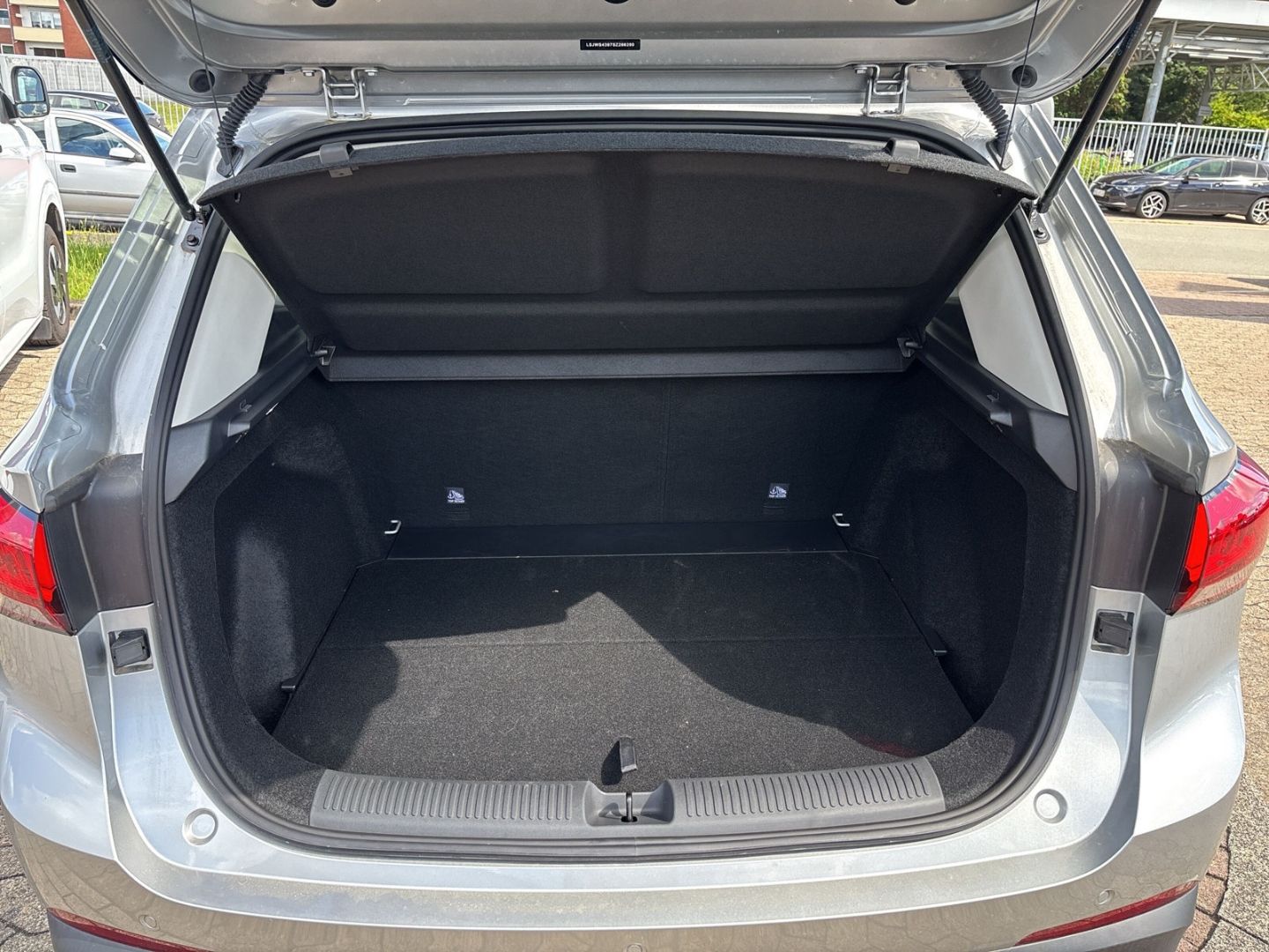 Fahrzeugabbildung MG ZS Hybrid+ LUXURY AT MY25 Vorführwagen