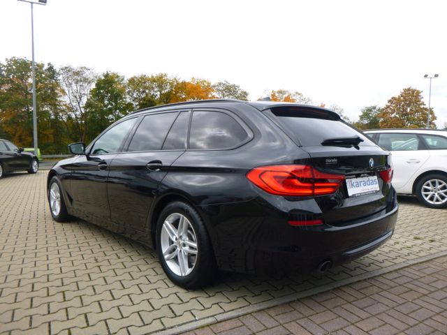 Fahrzeugabbildung BMW 520d Touring Sport Line>AUT/Sport-Line/PANO/NAV<