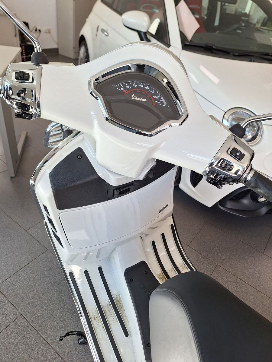 Fahrzeugabbildung Piaggio Vespa GTS 125 Super