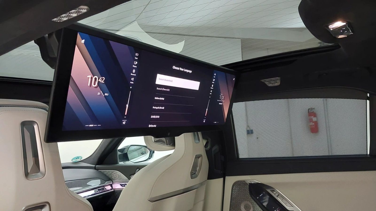 Fahrzeugabbildung BMW M760 e xDrive M-SPORT|TV|B&W|SKY-LOUNGE|MEGAVOLL
