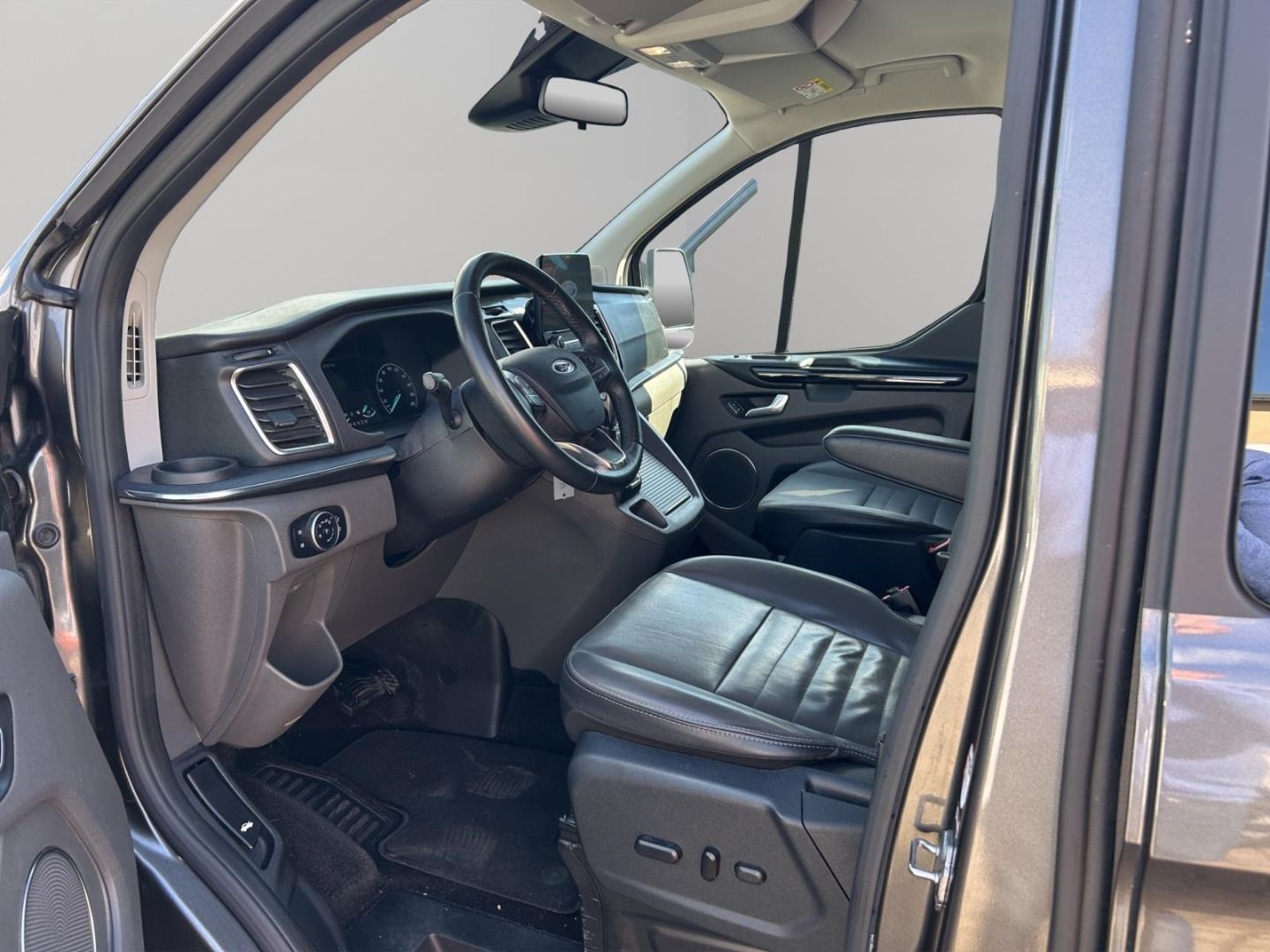 Fahrzeugabbildung Ford Tourneo Custom Kombi 320 L2 Titanium X