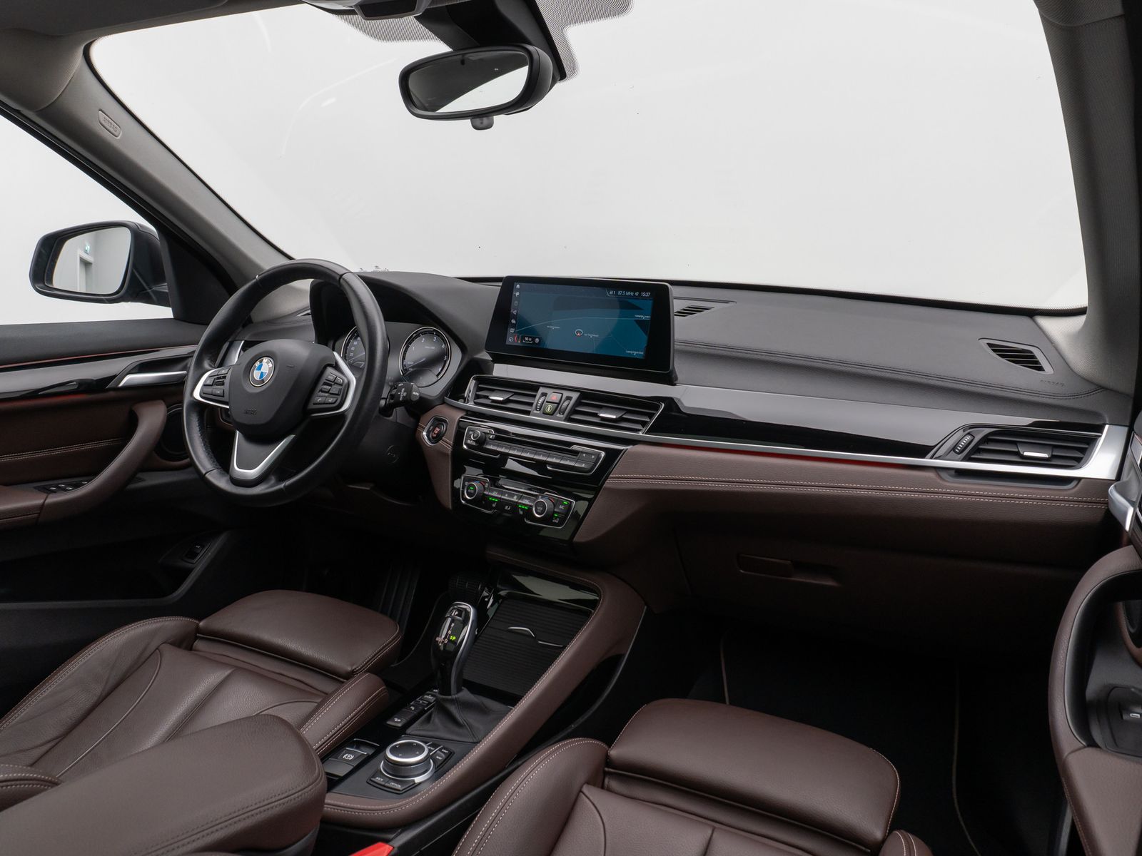 Fahrzeugabbildung BMW X1 xD20d Sport Line Kamera Panorama HUD DAB AHK