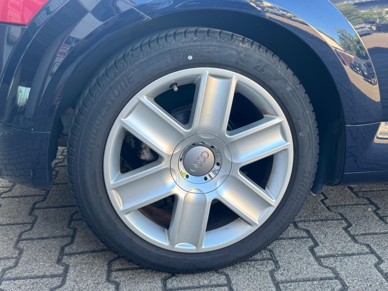 Audi TT Roadster 1.8T quattro 132 kW | S-line