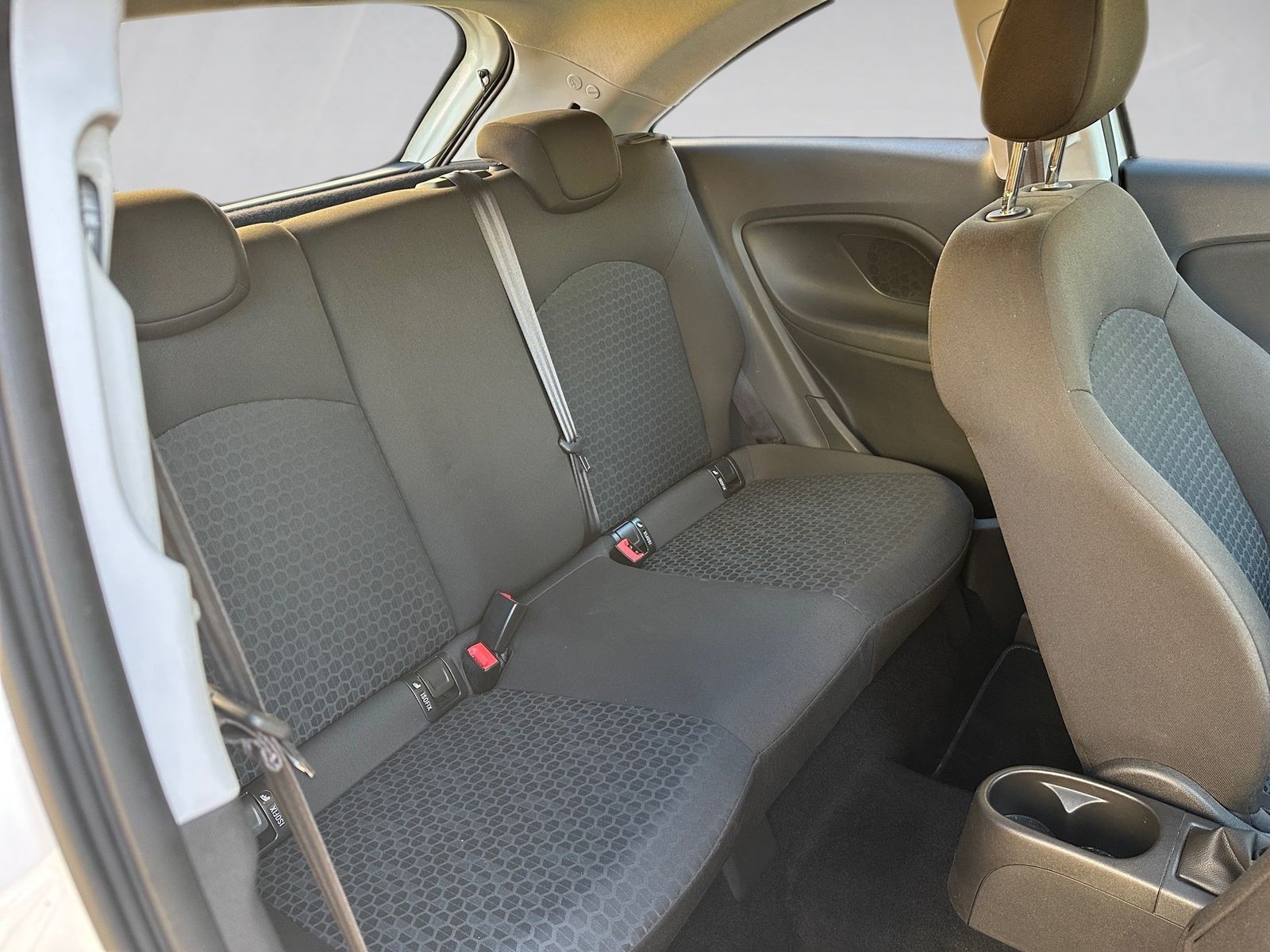 Fahrzeugabbildung Opel Corsa E 1.4 Edition Klima,Radio,USB,Allwetter