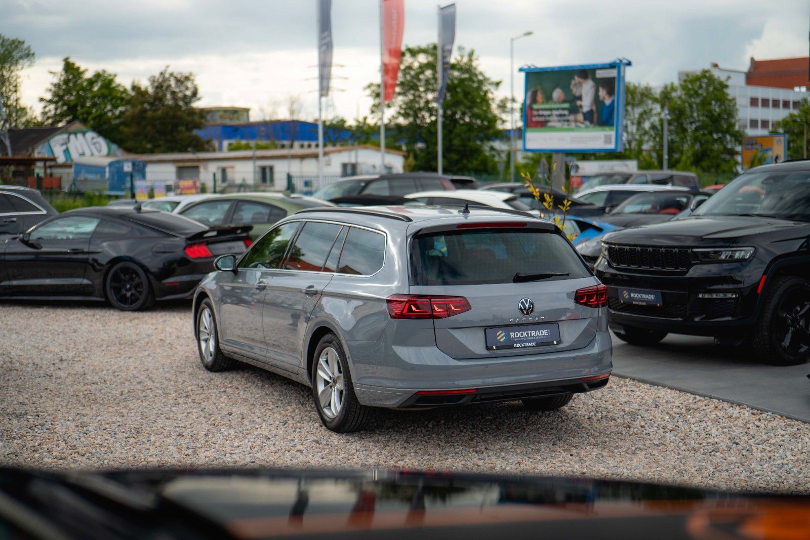 Fahrzeugabbildung Volkswagen Passat Variant 2.0 TDI IQ Business *ACC*LED*DCC*