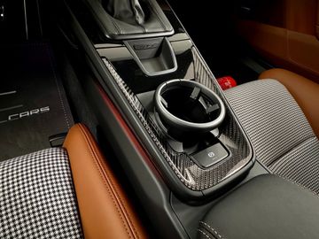Porsche 992 - 10