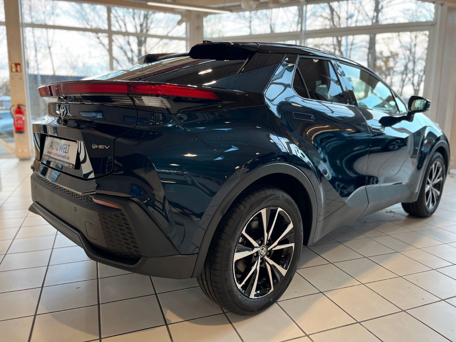 Fahrzeugabbildung Toyota C-HR Hybrid FWD Teamplayer / Technik-Paket