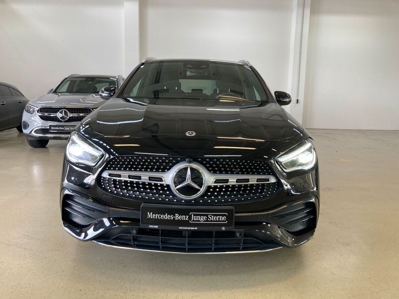 Mercedes-Benz GLA 200 AMG Line LED Spur MBUX 19 Zoll DAB CarPl imagem 3
