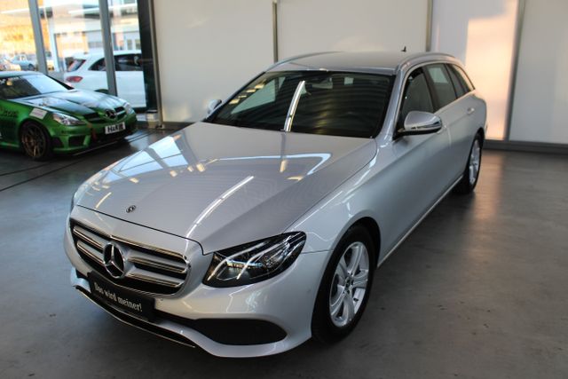 Vorschaubild von: Mercedes-Benz
E 220 d T Avantgarde LED Navi Kamera Ambiente