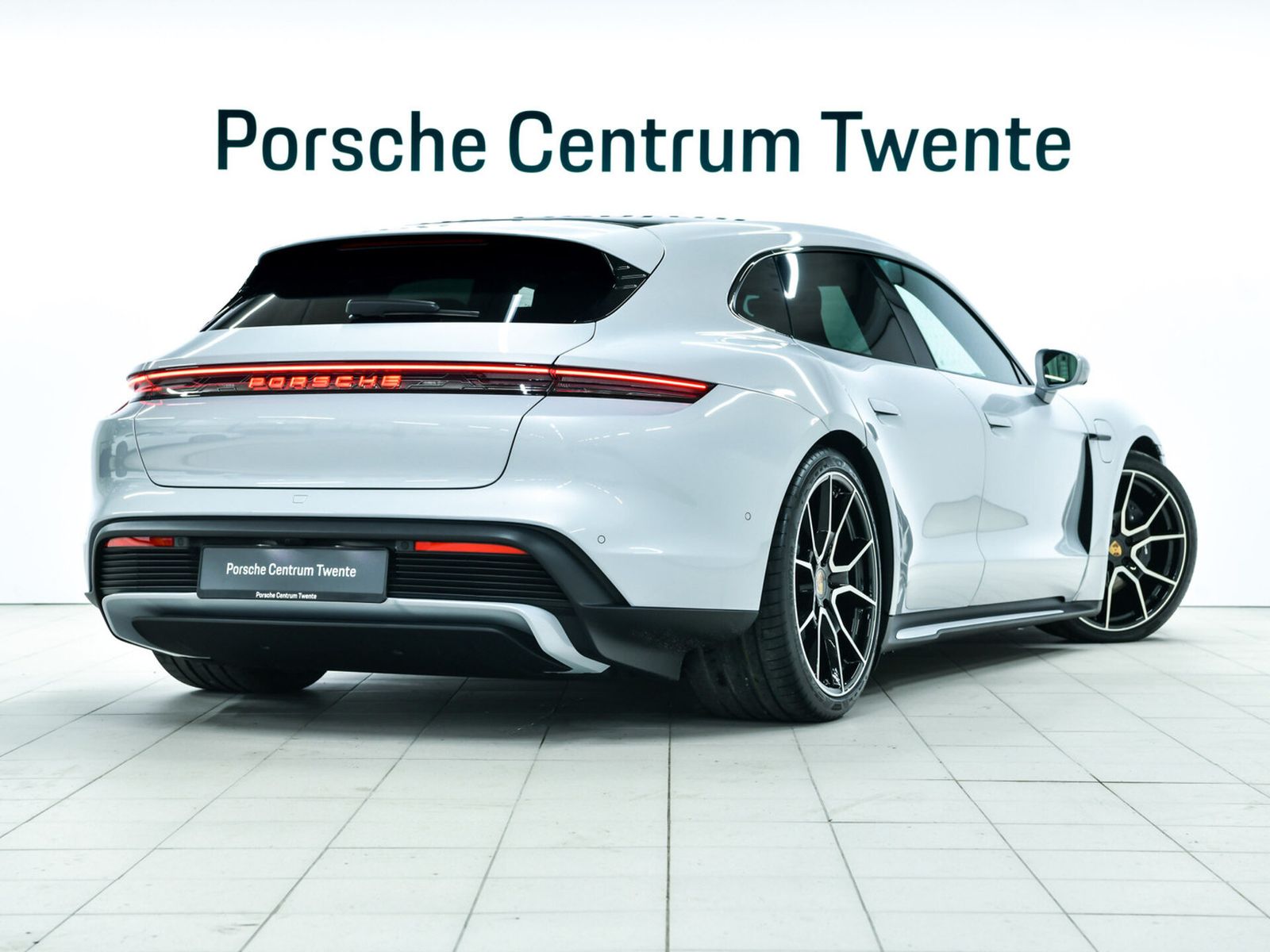Porsche Taycan Sport Turismo imagem 3