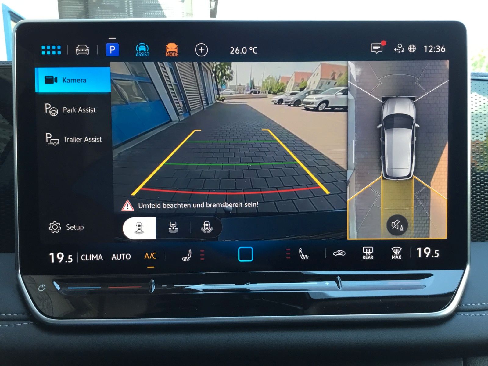 Fahrzeugabbildung Volkswagen Tiguan 1.5 eTSI DSG Life+AHK+360°+18"+LED+AppCon