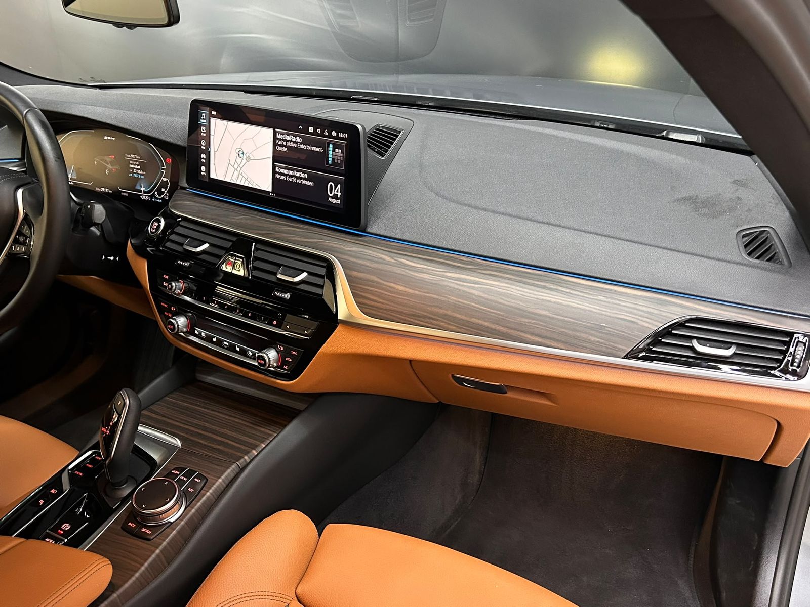 Fahrzeugabbildung BMW 530e xDri LEDER+VIRTU+PROF+LED+SHZ+KAMERA+TEMP+M