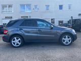 Mercedes-Benz ML 300CDI BlueEfficiency 4Matic*Gepflegt*AHK*ALU - graue Mercedes-Benz ML-Klasse