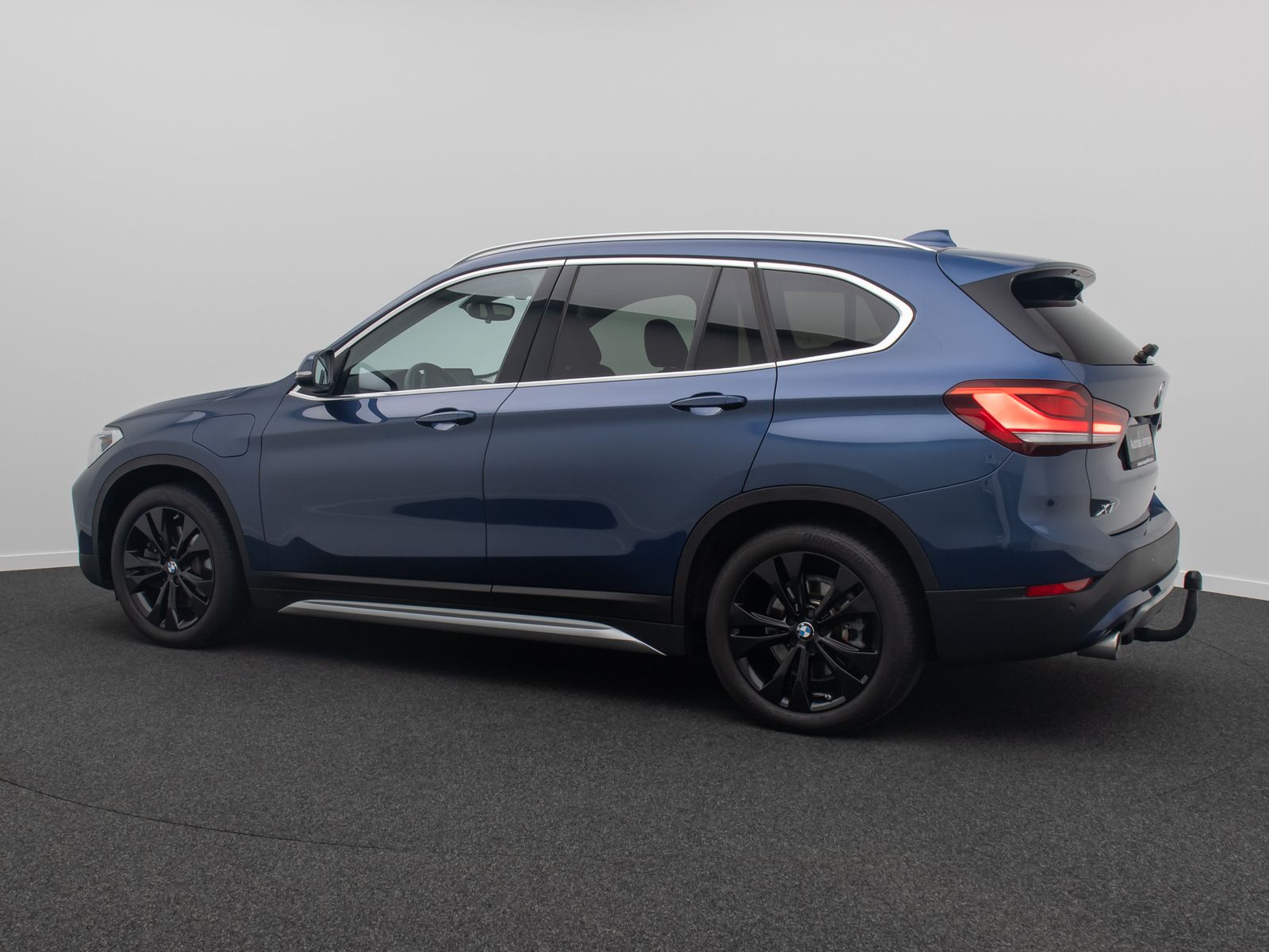 Fahrzeugabbildung BMW X1 xD25e xLine Panorama H/K Kamera DAB HUD Voll