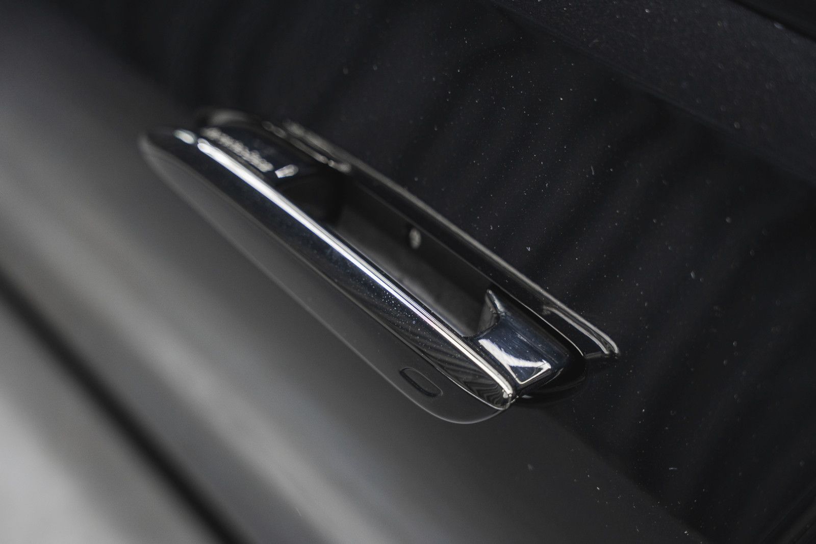 Fahrzeugabbildung Mercedes-Benz S 450 4M Lang MY27 Facelift AMG Plus Fond TV