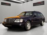 Mercedes-Benz E 220 W124 Klima - Mercedes-Benz E 220 mit Benzin-Antrieb: Kombi