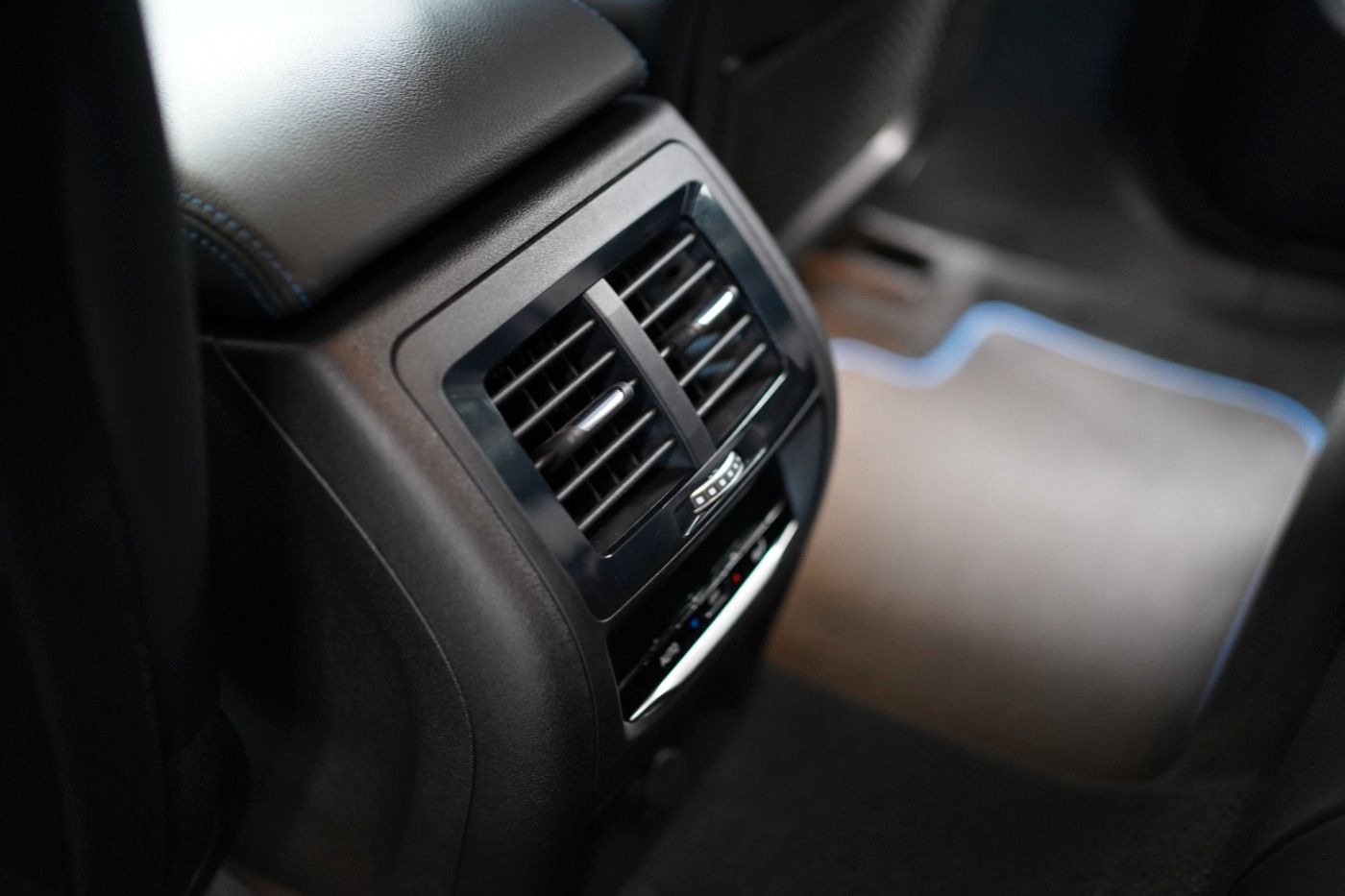 Fahrzeugabbildung BMW X4 xDrive 30i M Sport AHK+Standheizung+Head Up++