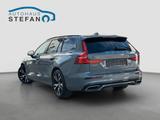 Volvo V60 T6 Recharge Plug-In Hybrid AWD Plus Dark - Volvo V60 mit Hybrid-Antrieb: Grau