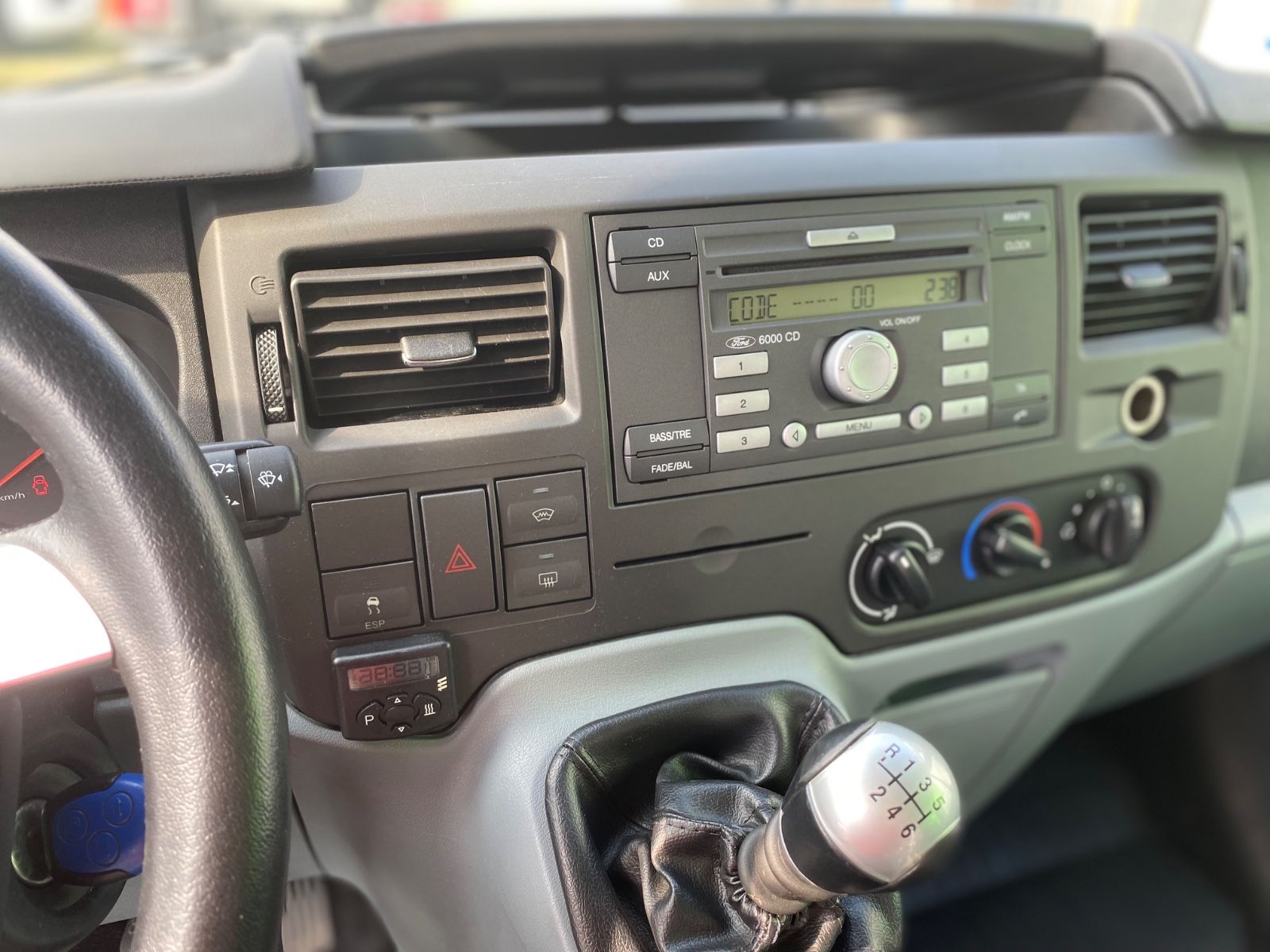 Fahrzeugabbildung Ford Transit Kombi FT 300 M Trend,STH,ROLLSTUHLLIFT
