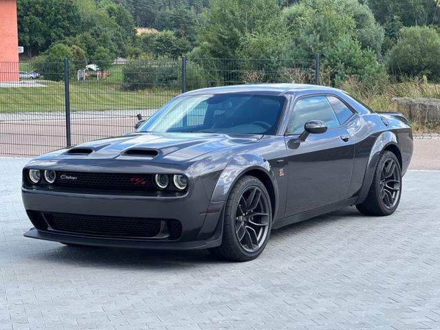 Dodge Challenger 392 widebody harman kardon