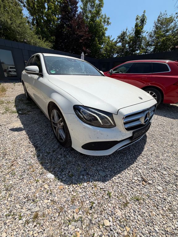 Image of Mercedes-Benz E 350