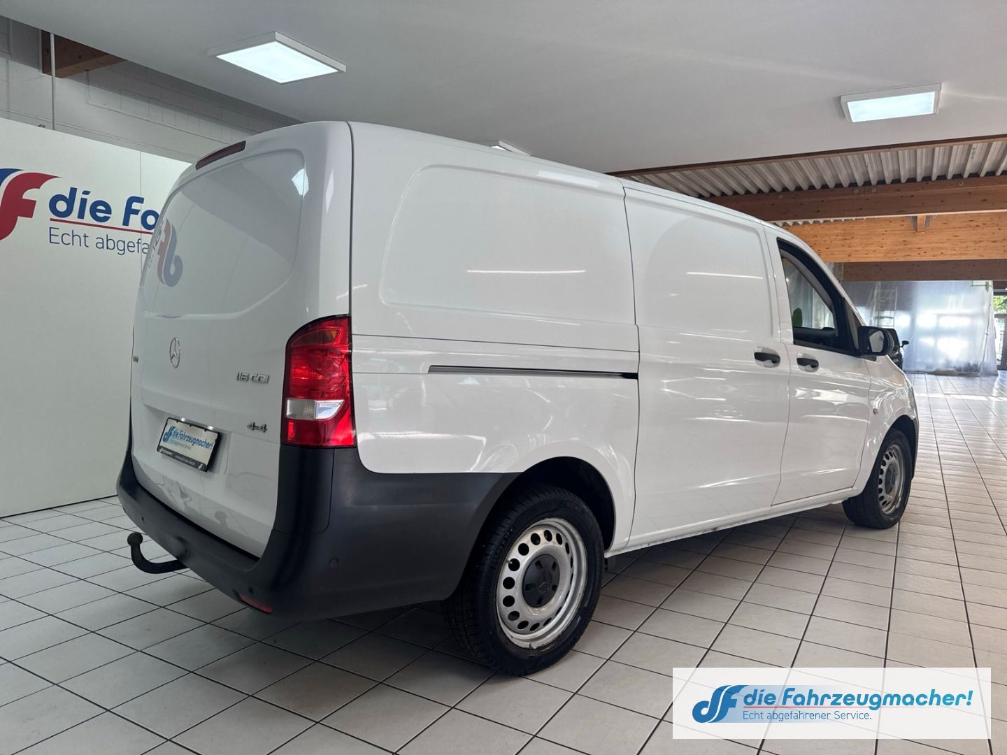 Fahrzeugabbildung Mercedes-Benz Vito Kasten 116 CDI 4x4 lang AHK Navi DAB *EXPOR