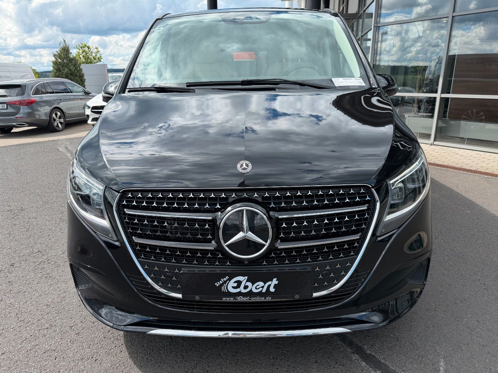 Fahrzeugabbildung Mercedes-Benz V 300 d AVA DISTRONIC 360Kamera